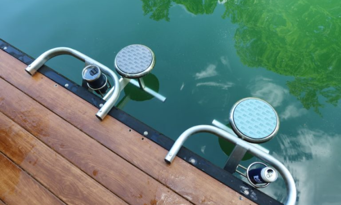 7 Ways to Use Your Swim Stool for Waterfront Fun – LakeEze